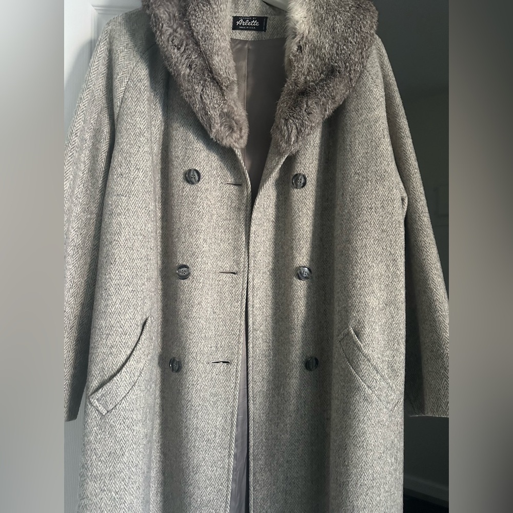 Vintage Arlette Herringbone Coat with Fur Trim - Picture 3 of 7